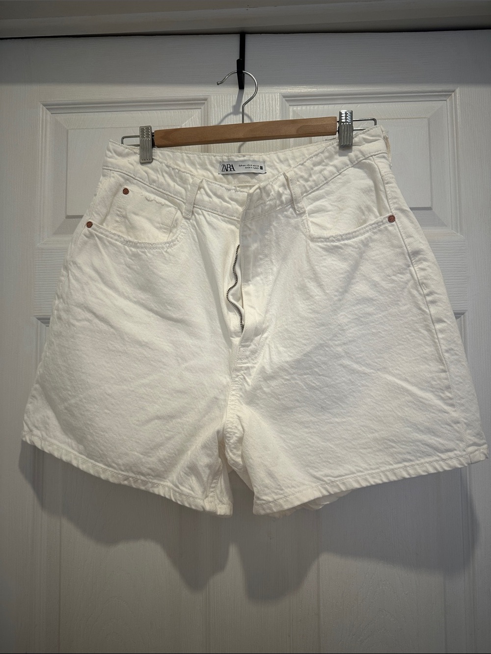 Zara White High-Rise Women’s Denim Shorts